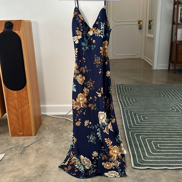 Floral Navy Blue Midi Dress - Picture 4 of 8